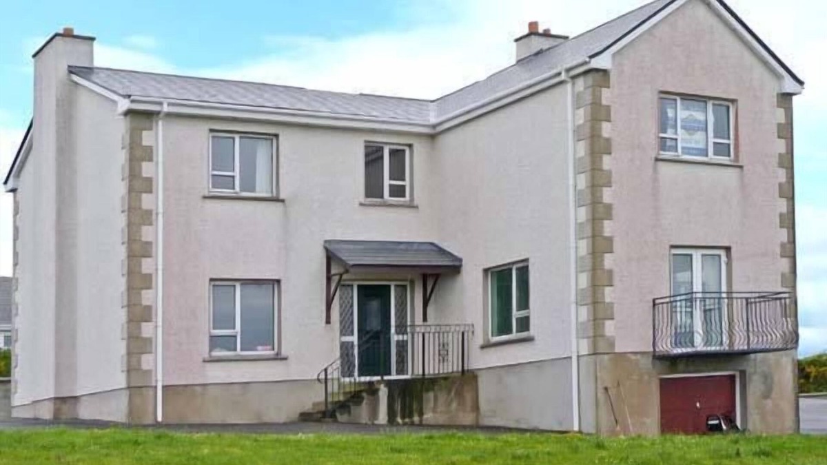 Bunbeg Cottage | STRANACORCORAGH, family friendly in Derrybeg, County Donegal