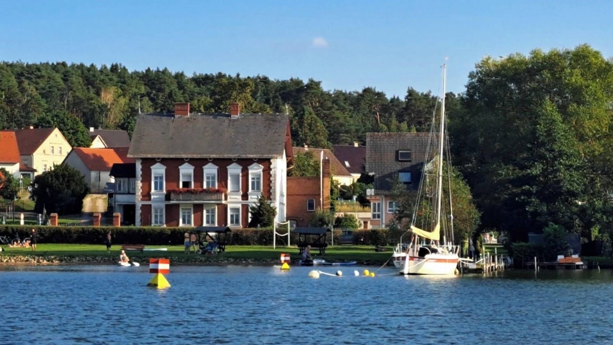 Diensdorf-Radlow Villa | Strandferienwohnung