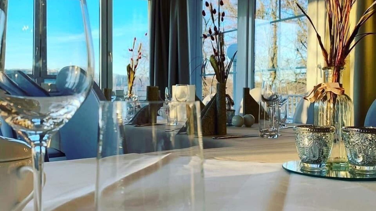 Buckow Hotel | Strandhotel Vier Jahreszeiten Buckow