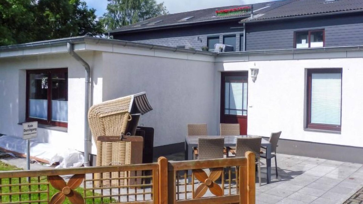 Warwerort Apartment | Strandläufer by Interhome