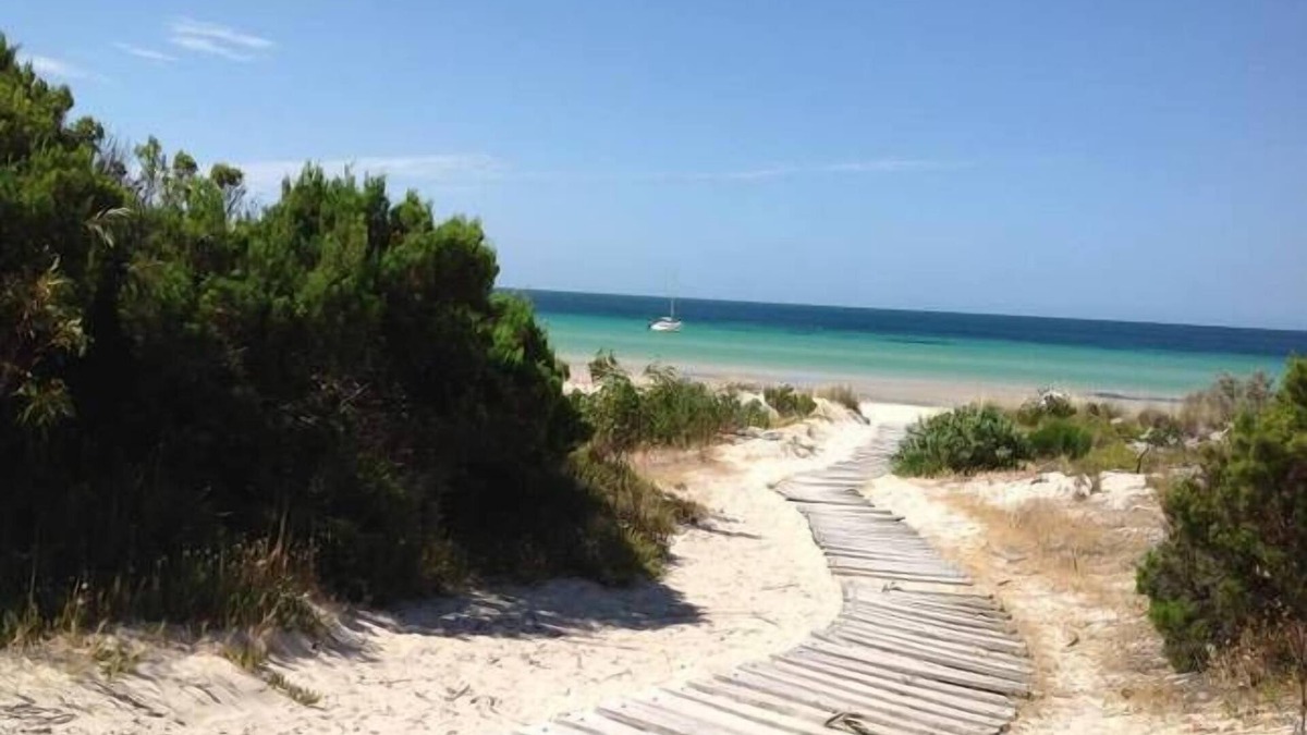 Island Beach House | STRANDMARKEN, Beach House on Island Beach