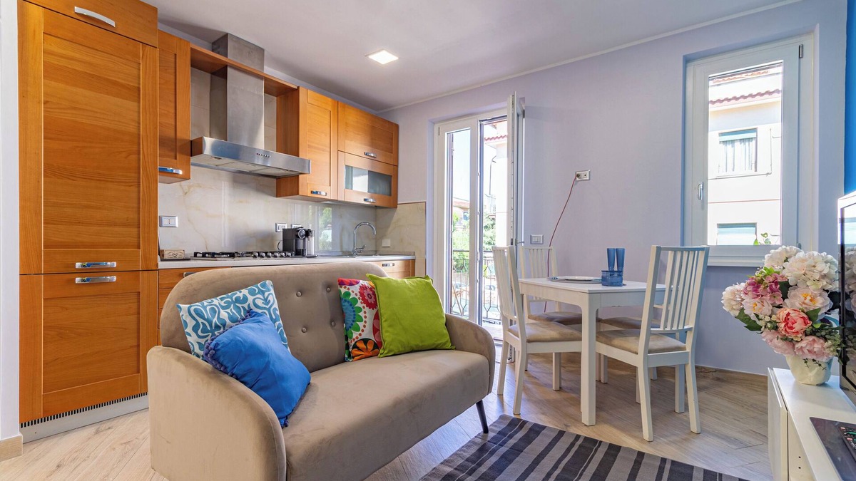 Zona III Marcigliana Apartment | Strategic area within walking distance of public transportation to the center of Rome.