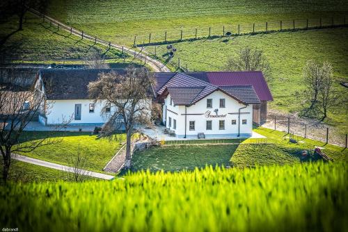 Oberndorf an der Melk House | Straußenhof Halmer