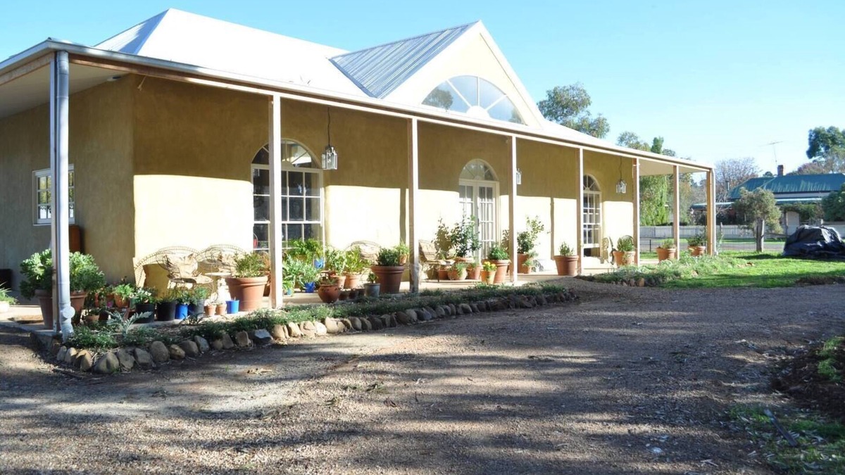 Maddingley House | Strawbale House - Bacchus Marsh - parkland & river frontage