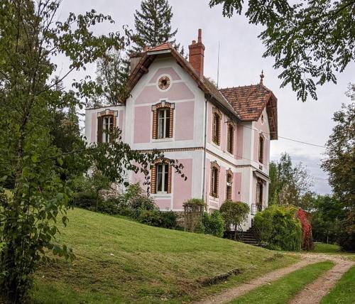 Chissey-en-Morvan Bed & Breakfast | Strawberry Hill
