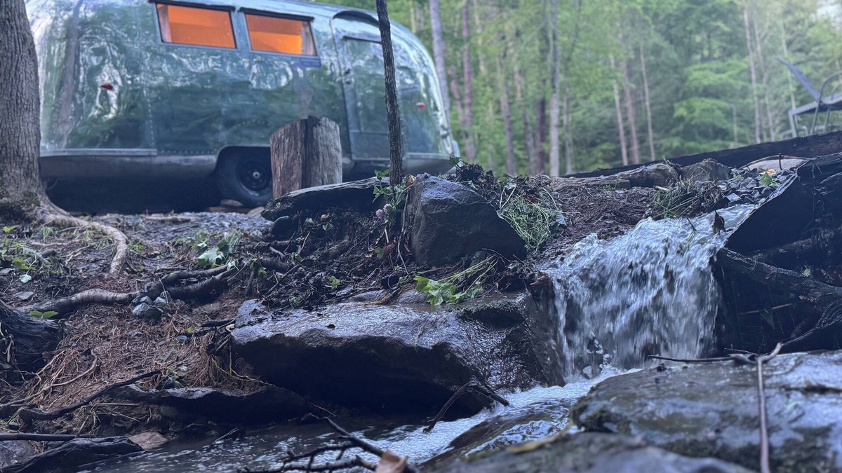 Cosby House | Streamside ShinyTiny Airstream
