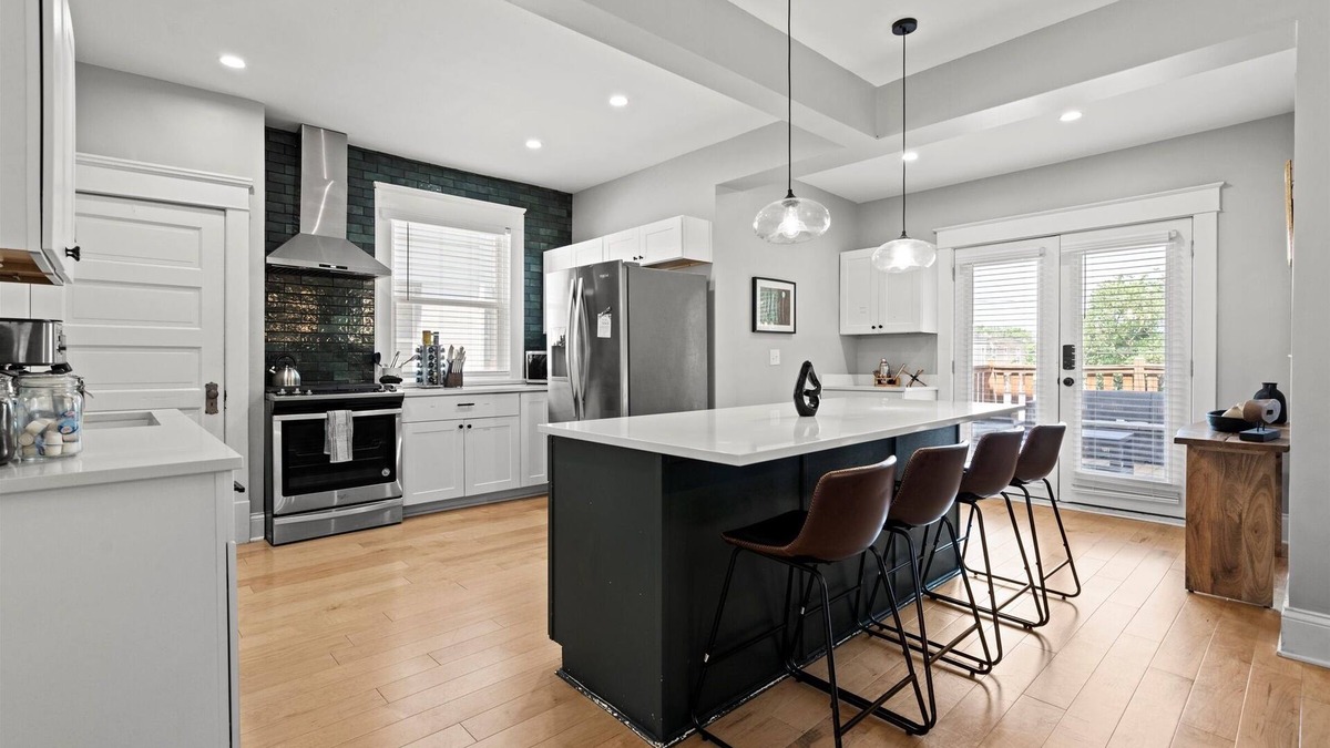 Hanover Place House | Streetcar Central - Hyde Park Home in the Heart of Kansas City