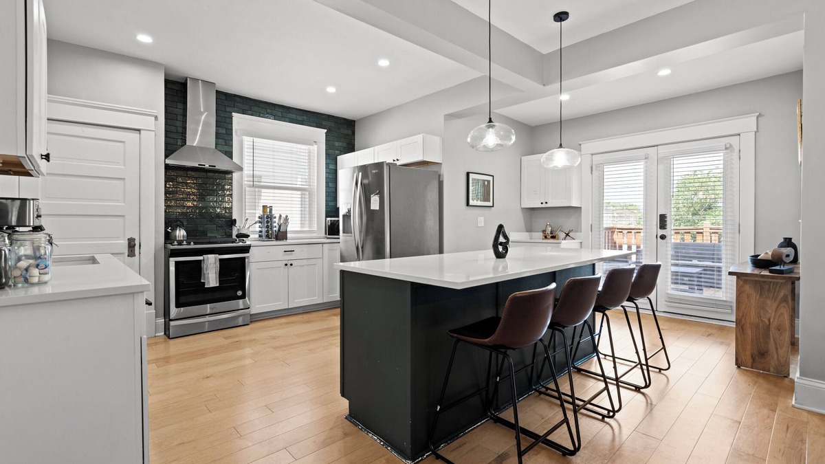Hanover Place House | Streetcar Central - Hyde Park Home in the Heart of Kansas City