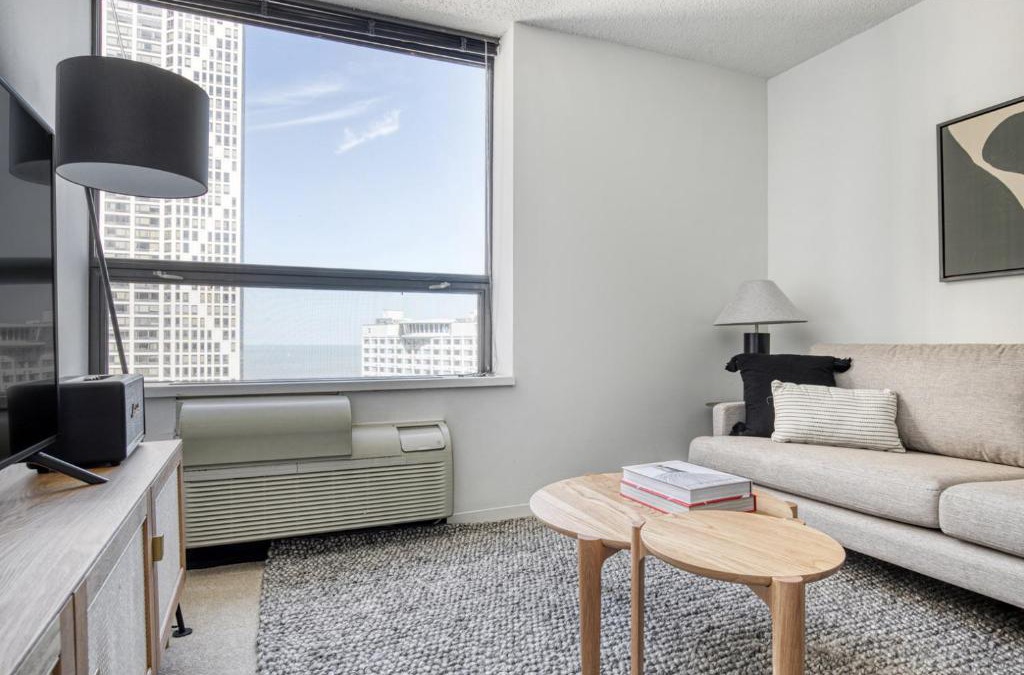 Streeterville Apartment | Streeterville 1BR w Gym Pool nr Navy Pier CHI-447