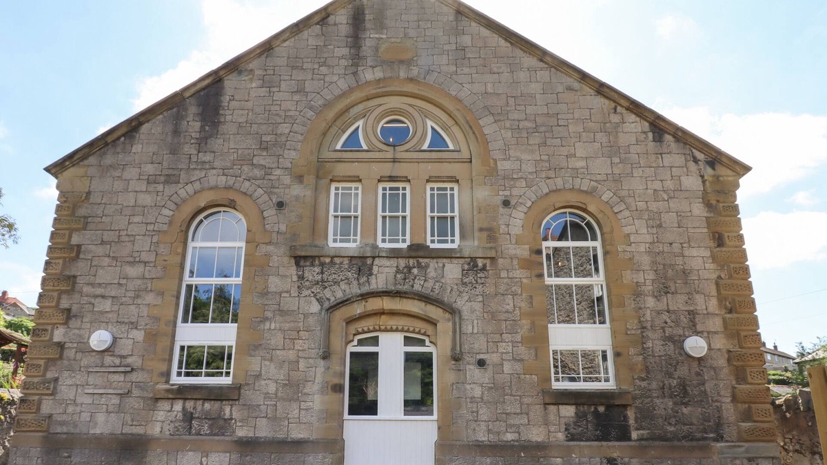 Dyserth Cottage | STRENGTH ROOMS, pet friendly, character holiday cottage in Dyserth