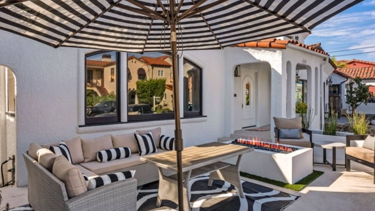 Belmont Shore House | Stroll To The Ocean and 2nd Street in Belmont Shores