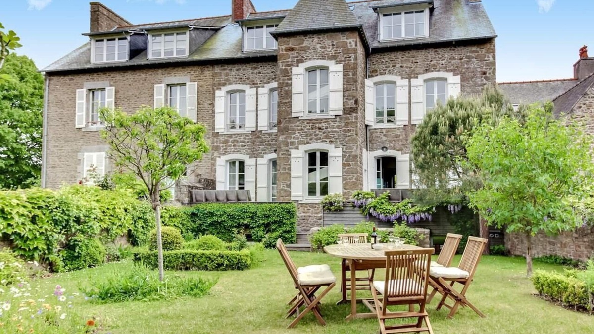 Saint-Briac-sur-Mer House | STROMBOLI, Large traditional house renovated in Saint-Briac