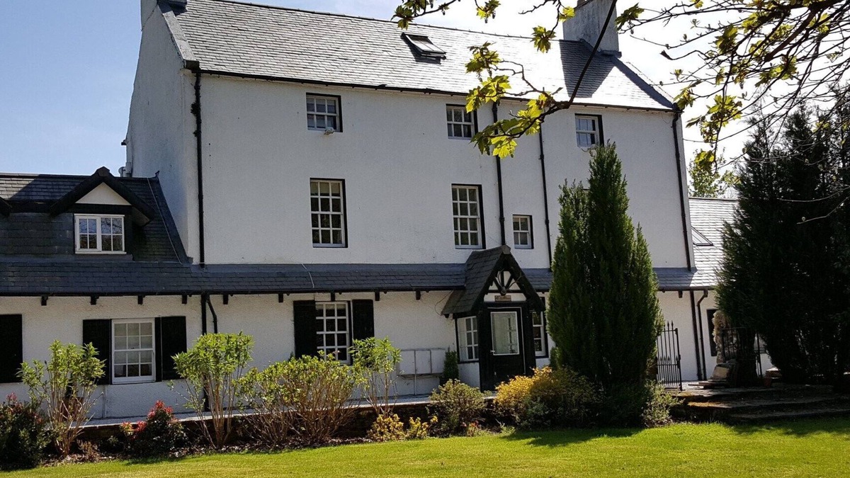 Milton Of Buchanan House | Stuc an t Sagairt Cottage, Loch Lomond