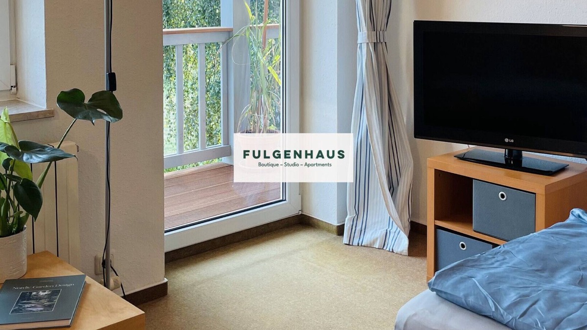 Klein Bollhagen Apartment | Studio Apartment 'Fewo Mohnrot - Fulgenhaus' with Balcony