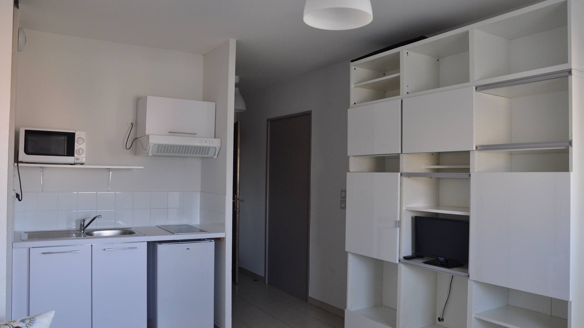 Valros Apartment | Studio 1 person in Residence 5km from Pézenas