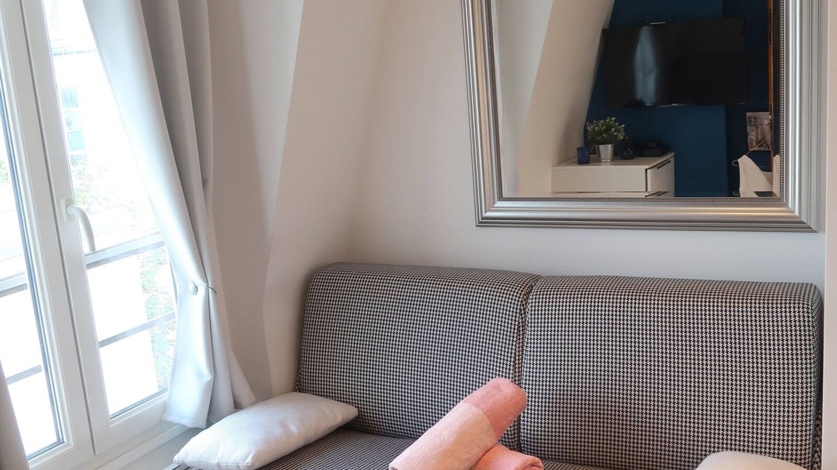 Epinettes Apartment | Studio 10 m2 - Coeur Batignolles - Near Champs Elysées & Montmartre
