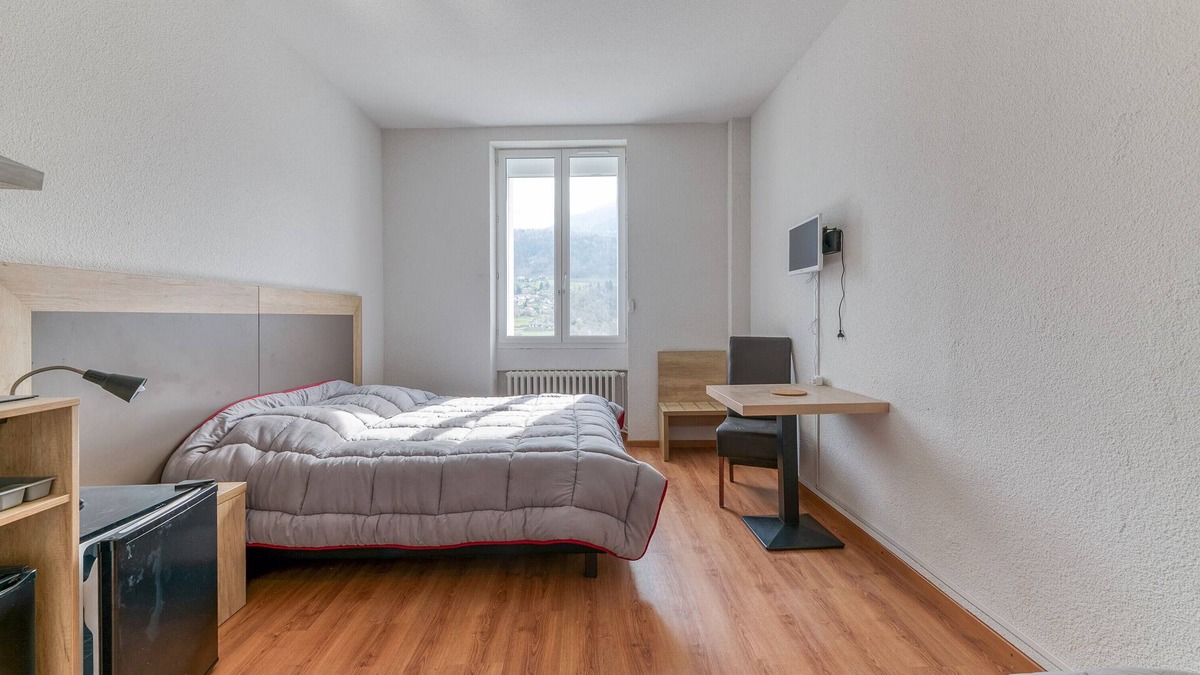 Arvillard Apartment | Studio '106' with shared pool, shared terrace and Wi-Fi