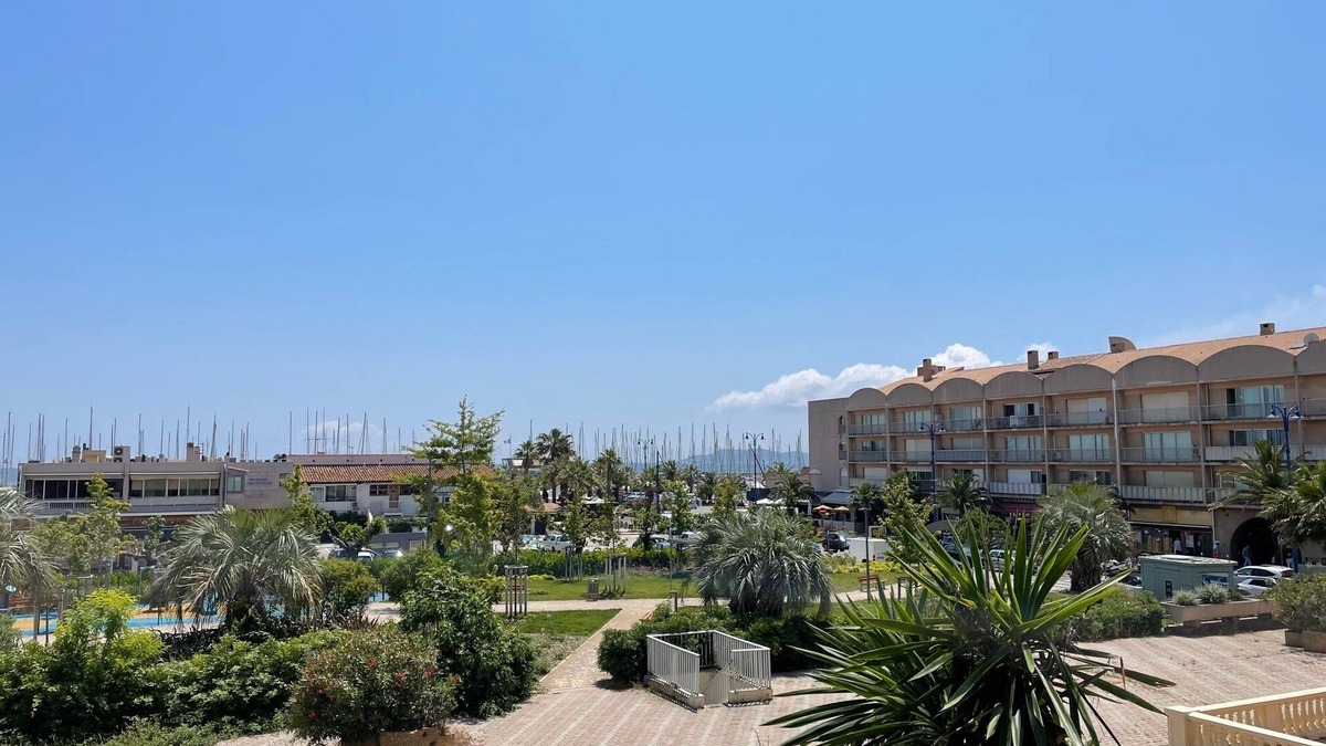 Toulon - Hyeres Apartment | Studio 2-Studio-Ensuite with Shower-Harbour view