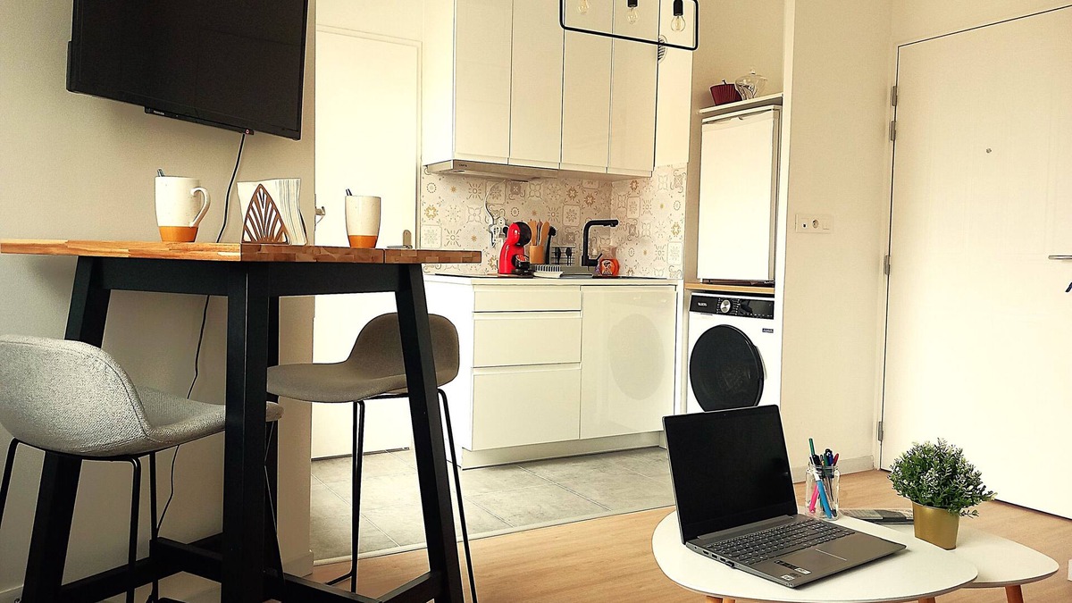 Cergy Apartment | STUDIO 20m2 5MIN DE LA GARE RER