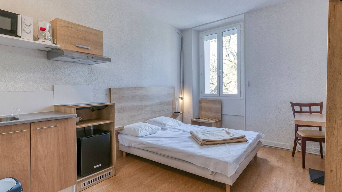 Arvillard Apartment | Studio '210' with Shared Pool, Shared Terrace and Wi-Fi