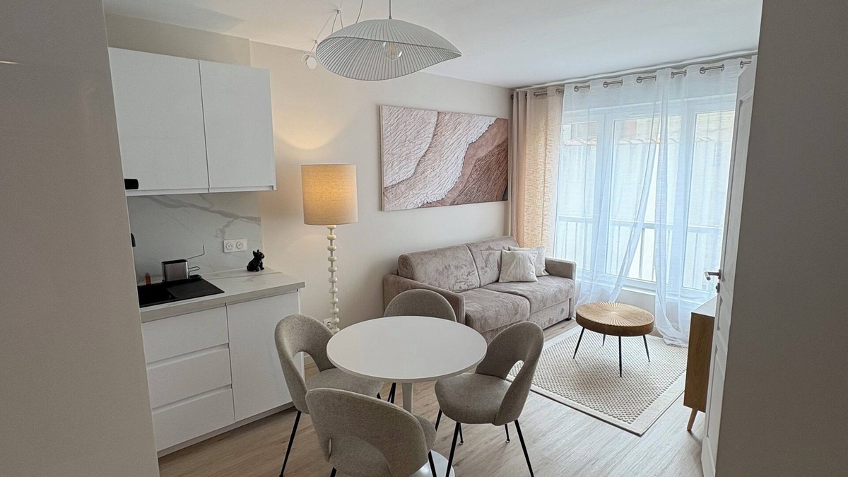 Le Touquet-Paris-Plage Apartment | Studio 4 pers, sleeping area, Beach & Market 150M walk and private parking