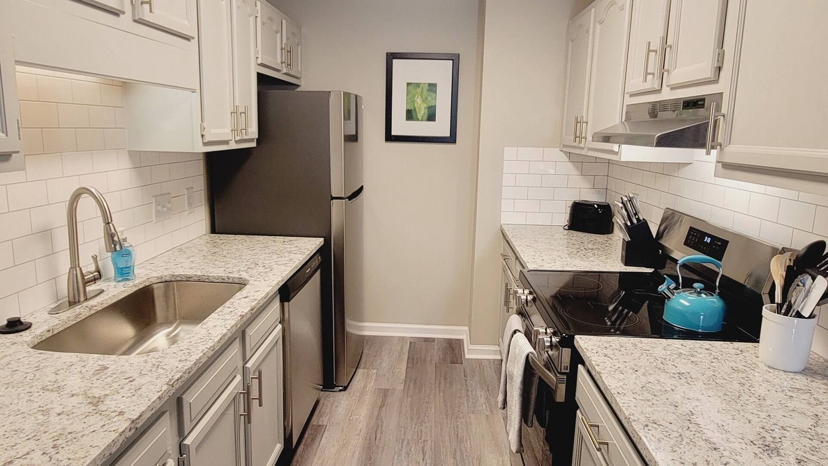Pine Forest Apartment | Studio 409 ~ Accessible with Premium Wifi