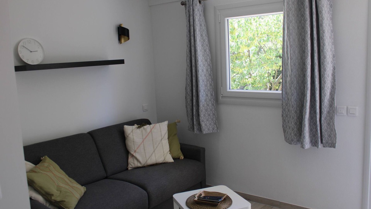 Mollans-sur-Ouveze Apartment | Studio 433 Les Chênes verts