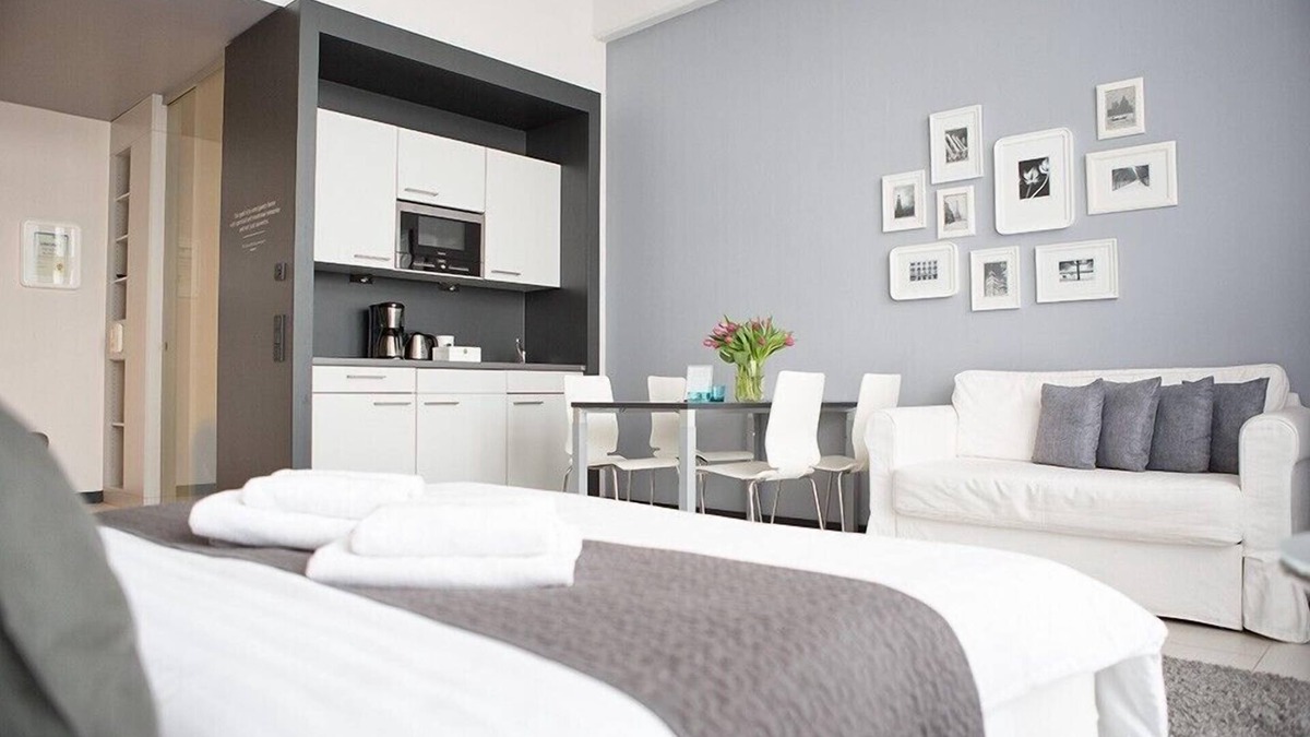 Zentrum-Suedost Apartment | Studio 44, Apartment LIST - CENTRE, Wi-Fi, gym, BICYCLES, PITCH