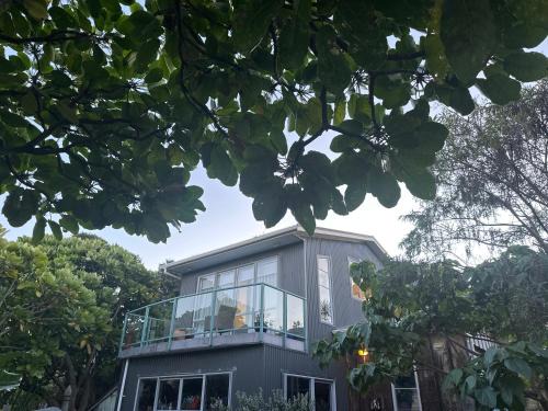 Waikanae Apartment | Studio 51 - just 30 seconds to the beach