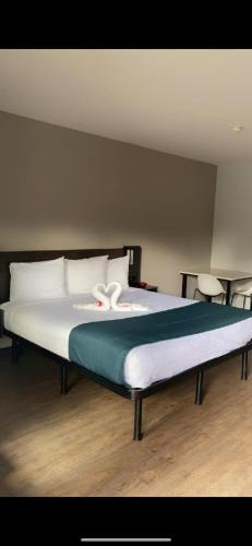 Corona Hotel | Studio 6 Corona, CA West