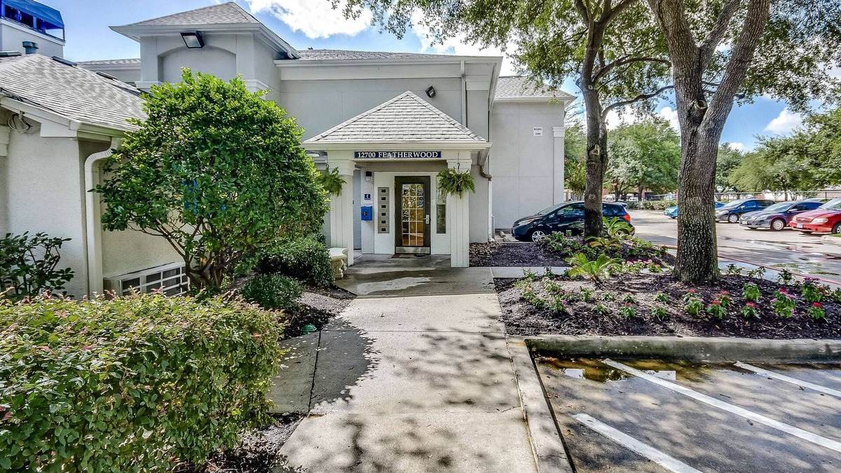 Southbelt/Ellington Hotel | Studio 6 Houston, TX - Hobby South