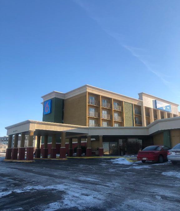 Highlands Hotel | Studio 6-Lincoln, NE - Airport