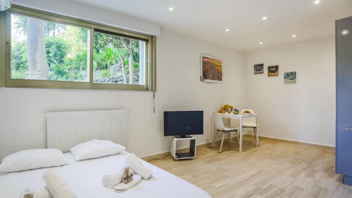 California - Pezou Apartment | Studio A/C 'La Californie'-Upscale Quiet Residence by Olidesi