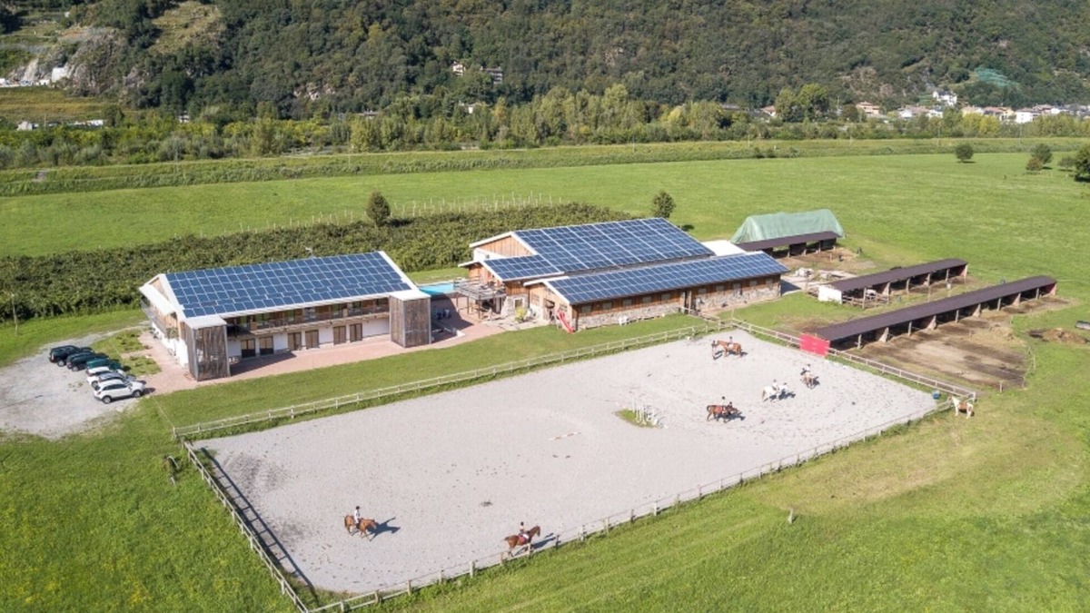 Talamona Apartment | Studio 'Agriturismo L'isola Del Cavallo 2' with Mountain View, Shared Garden and Wi-Fi