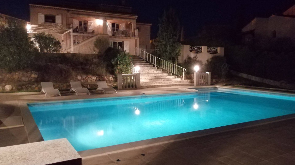 Roquebrune-sur-Argens Apartment | STUDIO Air-conditioned 2P Superb Pool BBQ Private garden in Roquebrune sur Argens