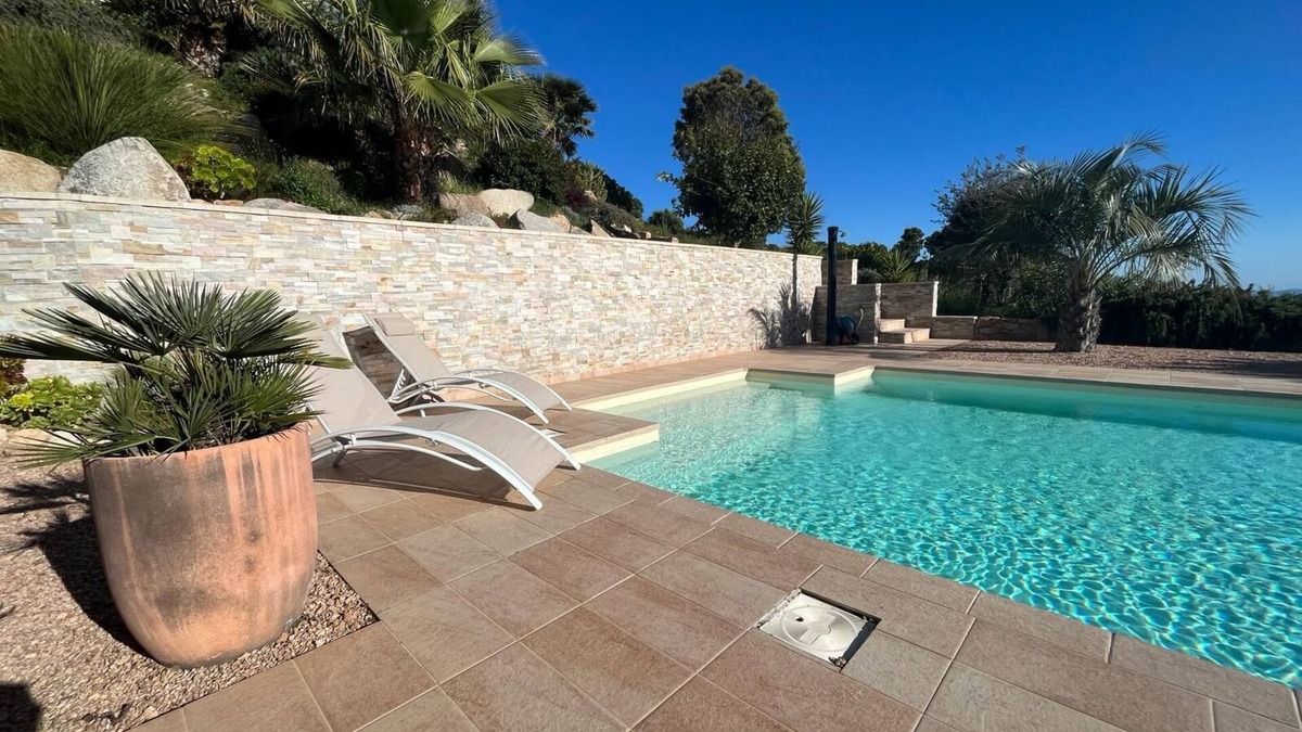 Alata Apartment | Studio "Albitru" avec piscine & vue sur la baie d'Ajaccio !
