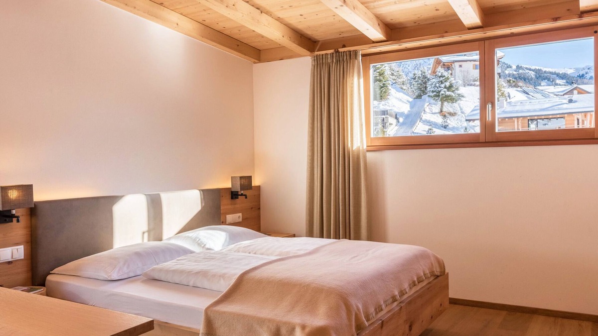Daunei Apartment | Studio Apartment "Villa Solinda - Rossini" with Mountain View, Balcony & Wi-Fi
