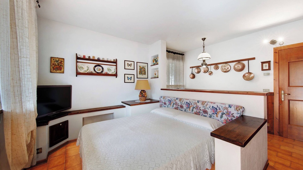 Domegge di Cadore Apartment | Studio Apartment 'Monolocale Monti Pallidi' with Mountain View, Private Terrace and Shared Garden