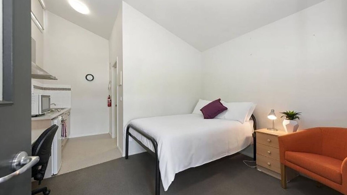 Golden Point Apartment | Studio Apartment | Ideal for couples and individuals