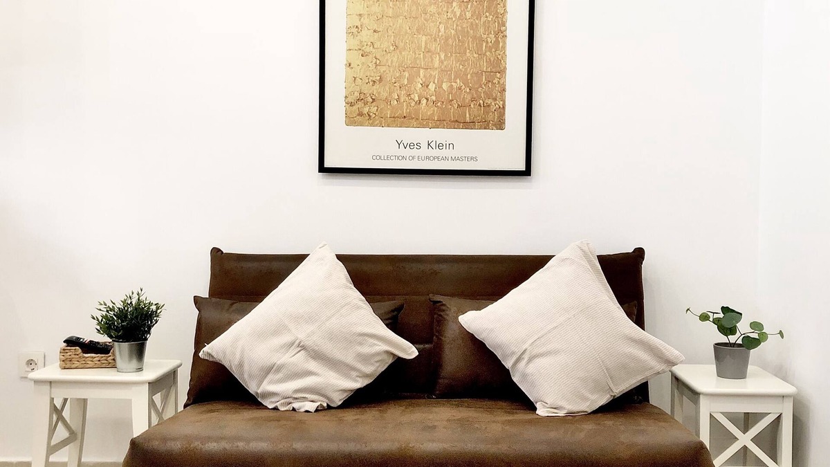 Los Tilos Apartment | Studio-Apartment-Ensuite with Shower-Street View-Estación Centro Vialia 2