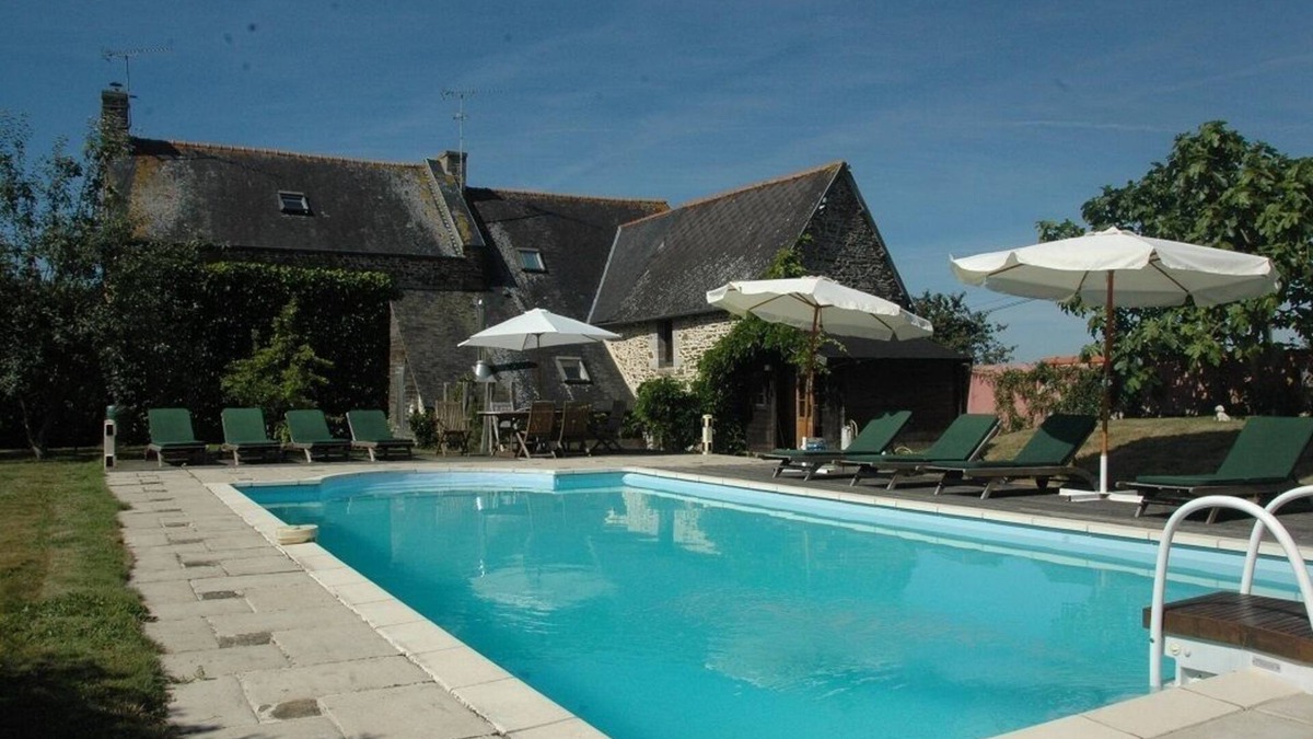 Saint-Ouen-La-Rouerie Apartment | Studio Apartment for 2 - Adults Only. 30 minutes from Mont Saint Michel