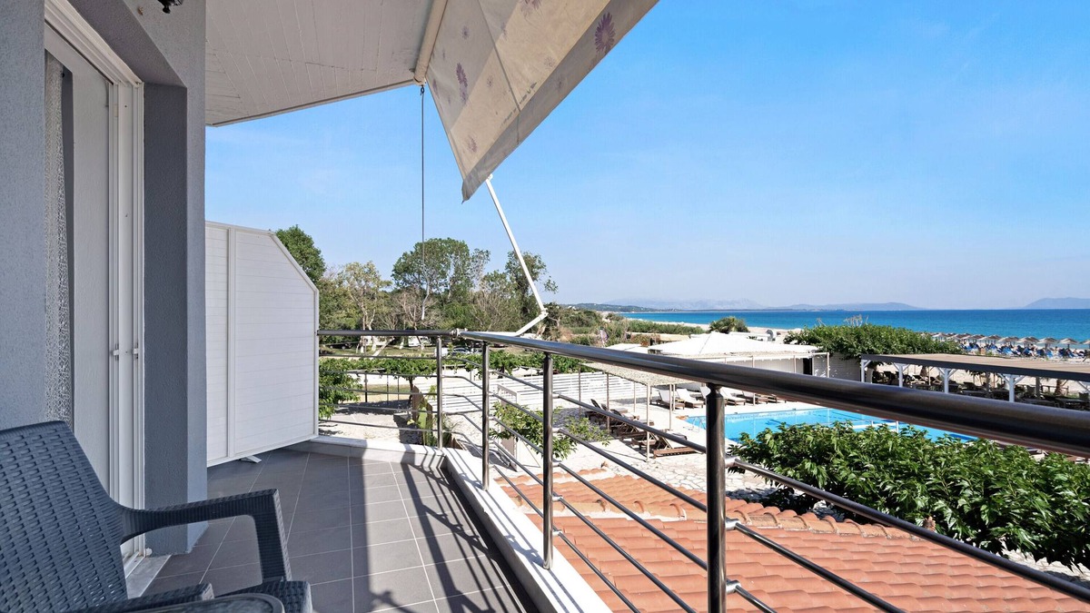 Pidima Kyras Apartment | Studio Apartment 'Iguana 3' with Sea View, Wi-Fi and Air Conditioning