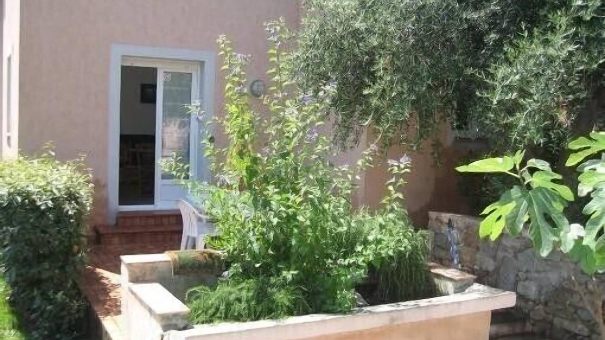 L'Ile-Rousse Apartment | Studio apartment in a villa in L'Ile Rousse