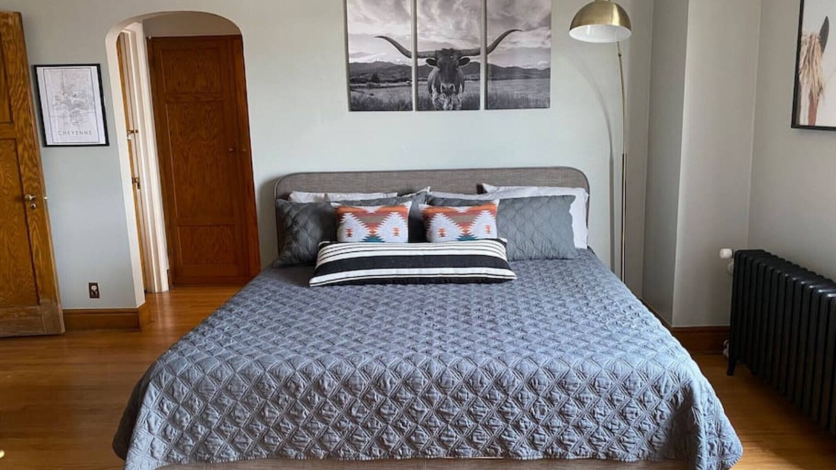 Cheyenne Apartment | Studio apartment in the middle of downtown!