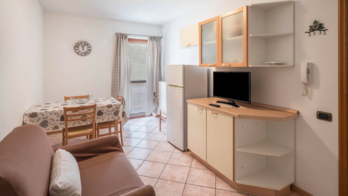Rocca Pietore Apartment | Studio Apartment 'Appartamento Monolocale 1' with Mountain View, Shared Garden and Wi-Fi