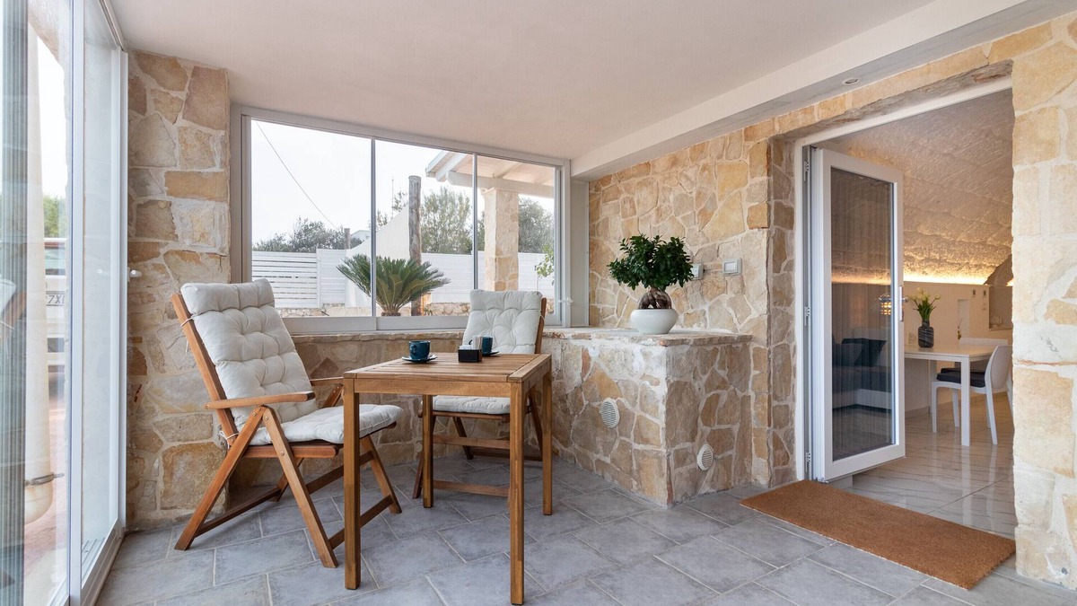 Mola di Bari House | Studio Apartment 'La Porta Sul Mare' with Private Terrace, Wi-Fi and Air Conditioning