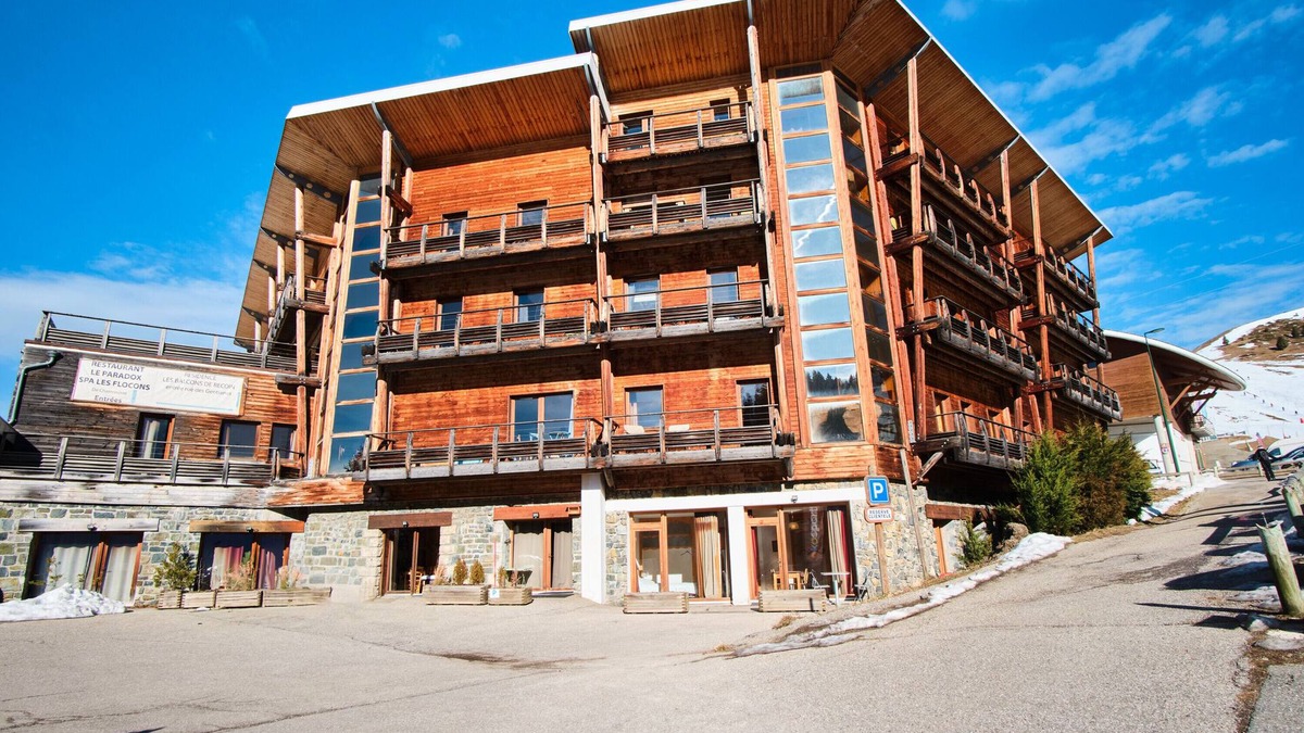 Chamrousse Apartment | Studio Apartment 'L'Oursière' with Mountain View and Balcony