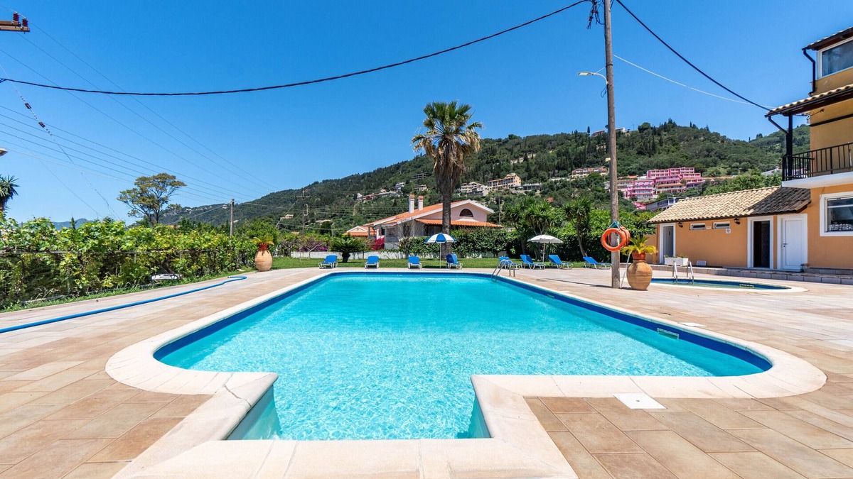 Agios Gordios Apartment | Studio Apartment 'Mires House Side First Floor 10' with Shared Pool, Wi-Fi and Air Conditioning