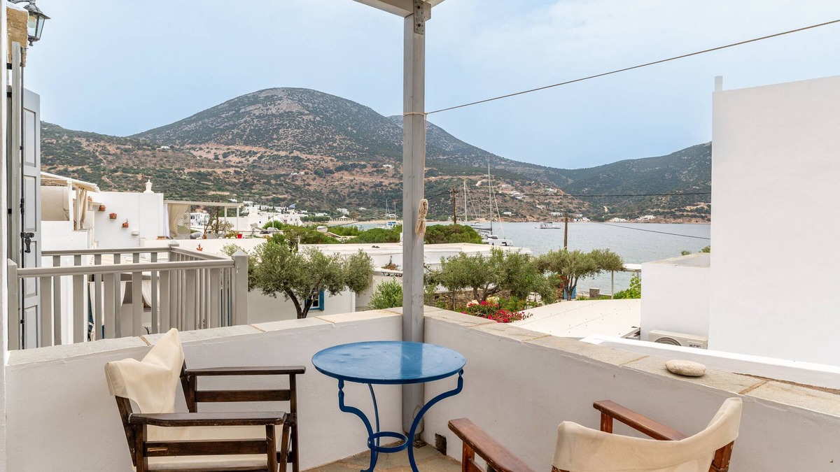 Vathi Apartment | Studio Apartment 'Sifnos 3' with Sea View, Wi-Fi and Air Conditioning