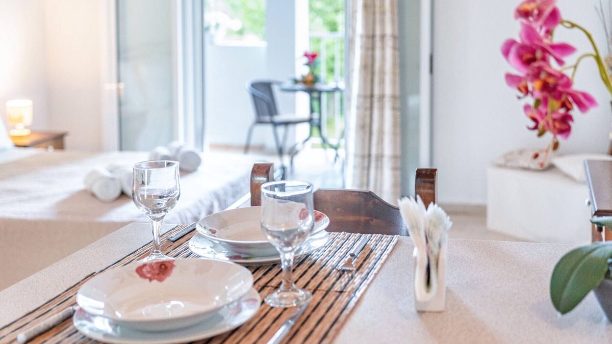 Sidari Apartment | Studio Apartment 'Theodoros' with Shared Garden, Wi-Fi and Air Conditioning